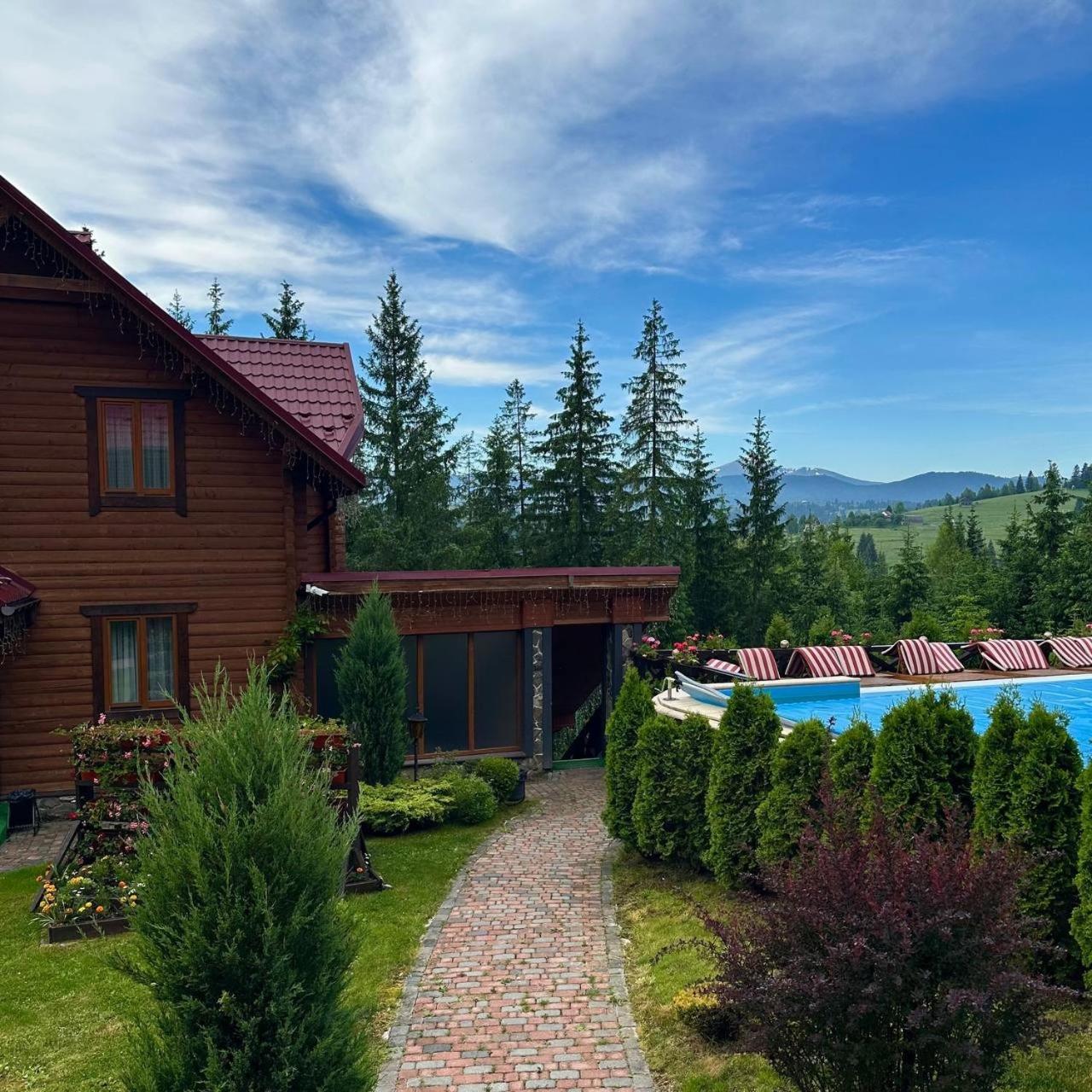 Отель Gorgany & 4*